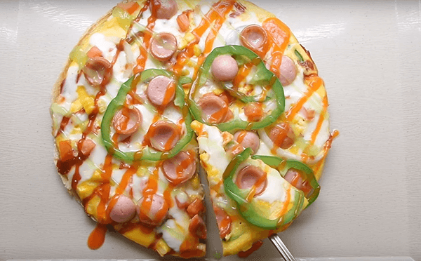 Bạn có thể tự tay làm cho gia đình mình một chiếc bánh pizza độc đáo từ trứng