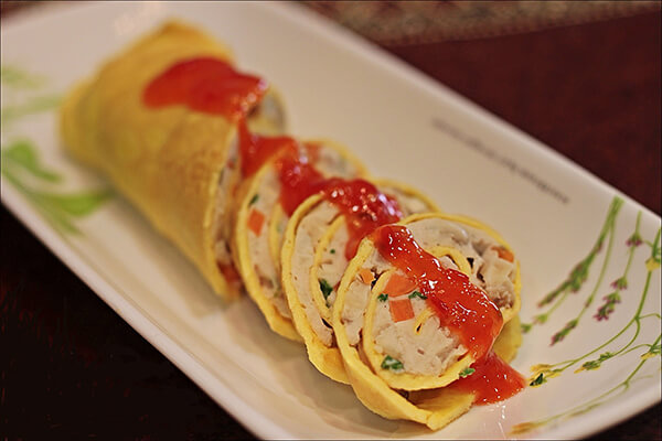 Món trứng cuộn cá ngừ sẽ tạo ra một sự biến tấu mới mẻ và bổ dưỡng