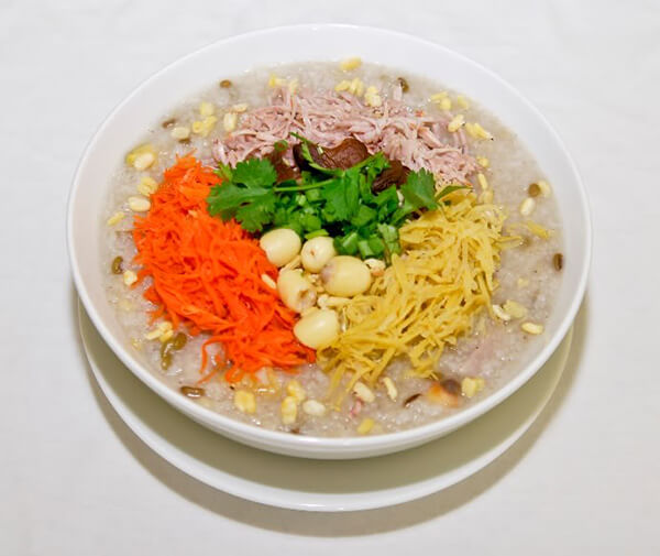 Cháo bồ câu đậu xanh là món ăn đầy thơm ngon và bổ dưỡng