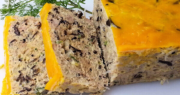 Chả trứng hấp là món ăn rất thích hợp để cho bé bắt đầu làm quen với việc ăn cơm.