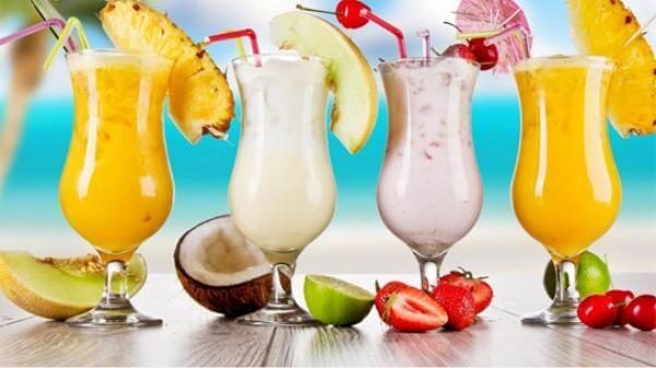 Sinh tố trái cây là thức uống tốt cho bà bầu.