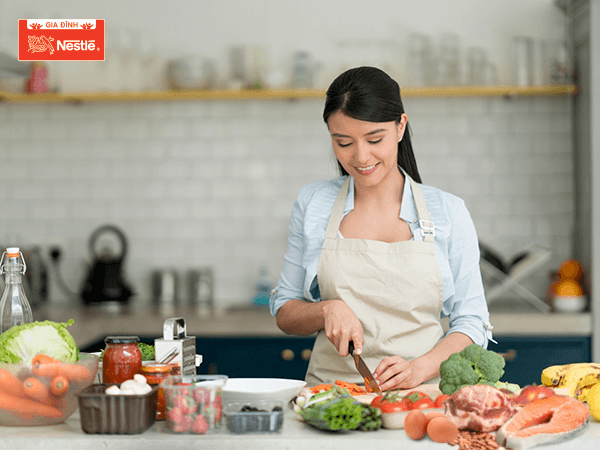 Thiết kế thực đơn đủ chất và đa dạng dinh dưỡng để trẻ tăng cân đều đặn