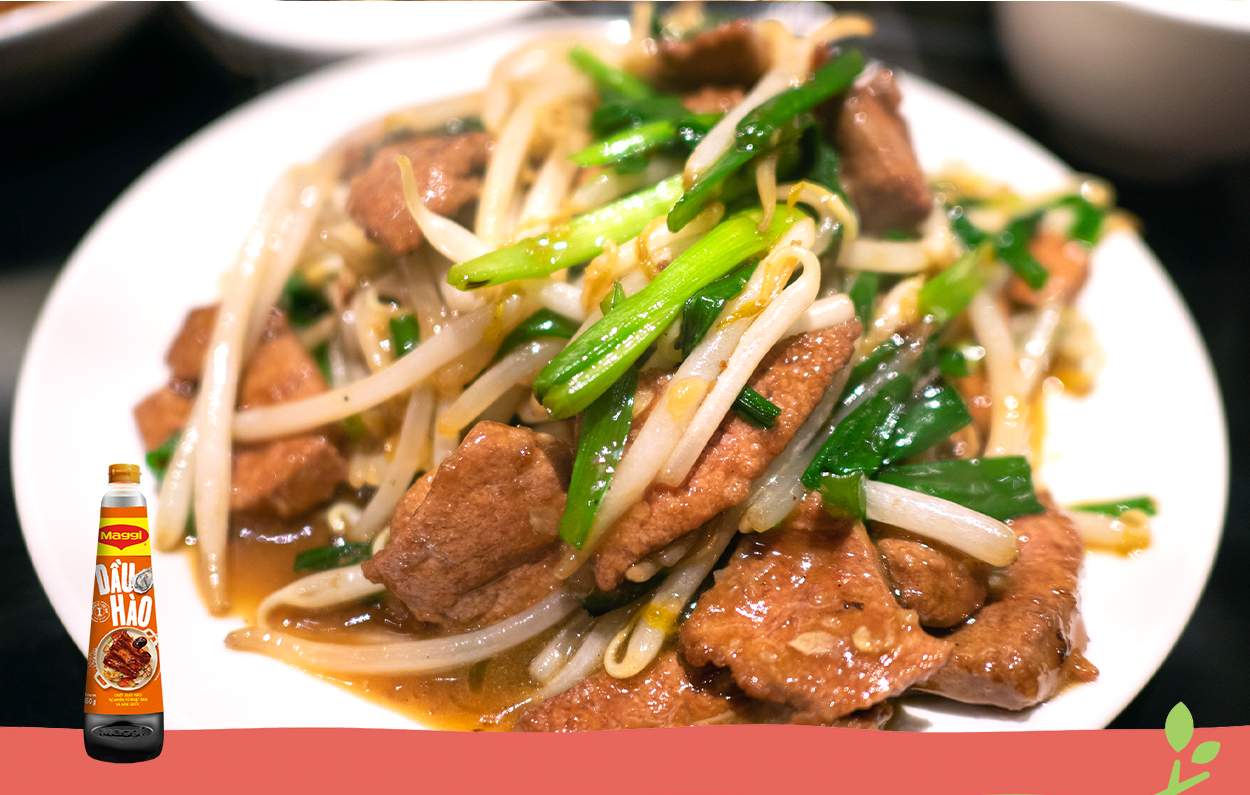 Lên “trình” khi sáng tạo món ăn với Dầu hào MAGGI, giúp cho thịt bò xào đậm đà, mềm mọng.