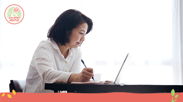 Nếu không thể nói ra, hãy viết xuống những gì bạn cảm thấy và lắng nghe nội tại của mình thường xuyên.