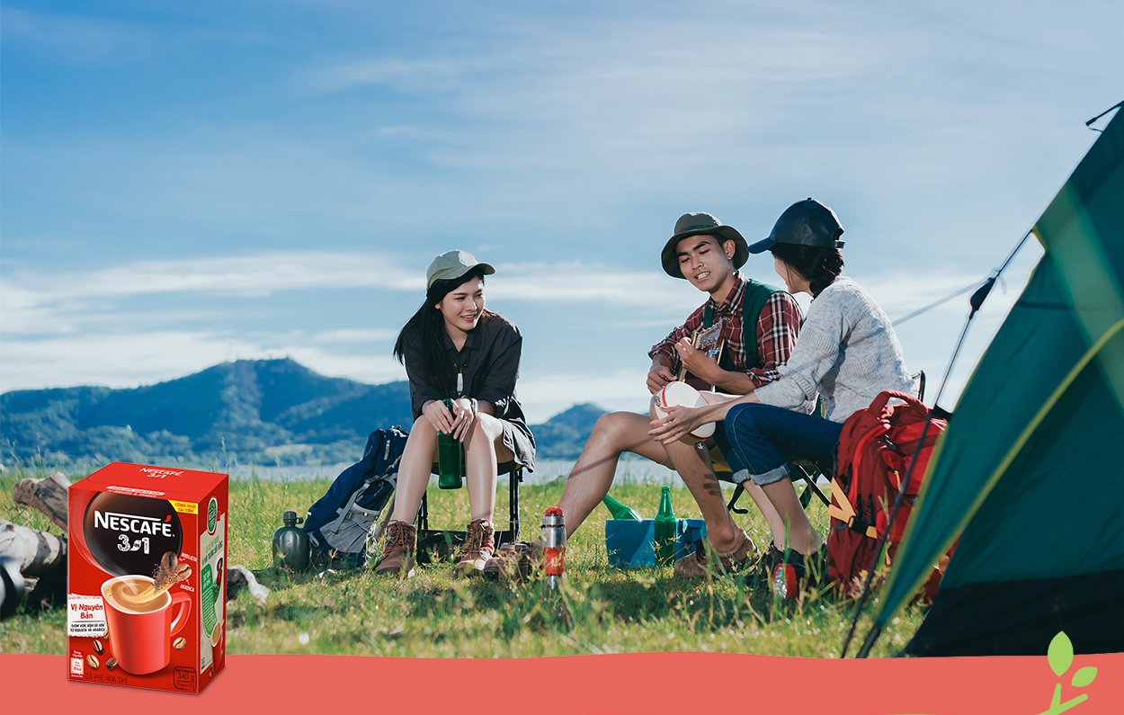Cắm trại và tận hưởng phút cà phê trọn vẹn cùng hương vị thơm ngon từ NESCAFE 3in1 Vị Nguyên Bản nhé! 