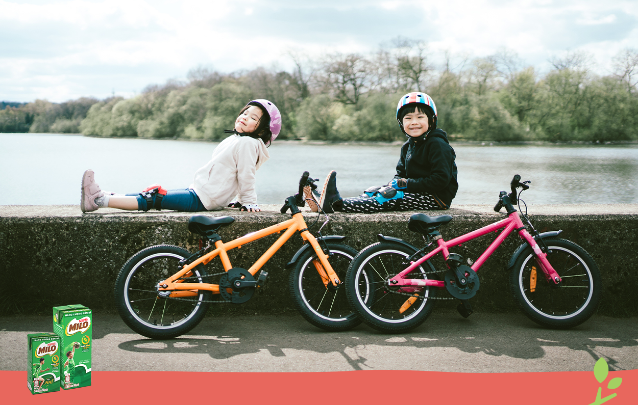 Cung cấp và tiếp sức cho trẻ nguồn năng lượng bền bỉ từ MILO Hộp Uống Liền cực tiện dụng, sẽ giúp con tỏa sáng trong các hoạt động thể thao cũng như học tập. 