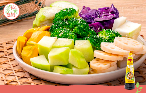 Không chỉ riêng rau củ hấp ngũ sắc, các món ngon mỗi ngày hè đã ngon nay lại còn thêm ngon, thanh dịu và tốt cho sức khỏe khi được thưởng thức kèm nước tương MAGGI Đậu Nành Thanh Dịu