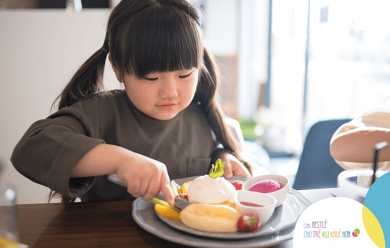 Trái cây và rau củ là những món ăn vặt dinh dưỡng và tiện lợi