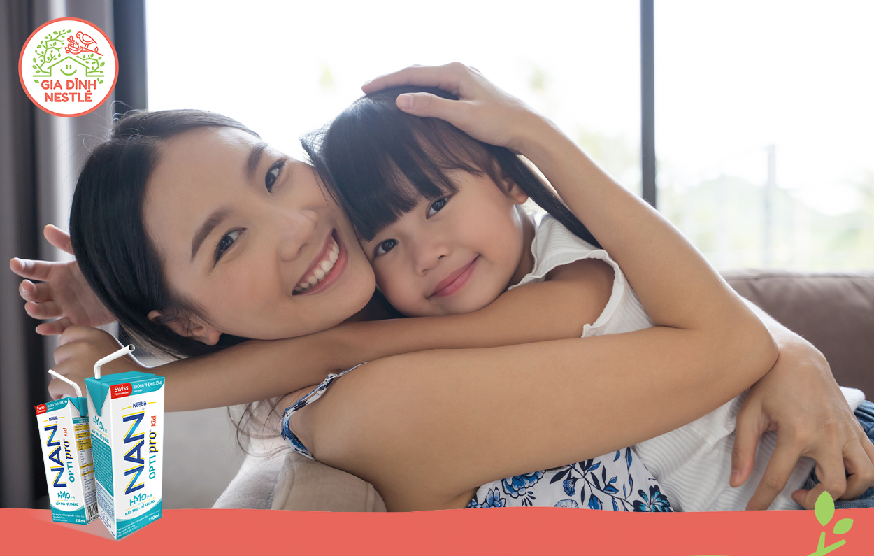 Nếu ba mẹ bận rộn, hãy tiết kiệm thời gian săn sóc cho bé với Nestlé NAN OPTIPRO hộp pha sẵn vô cùng tiện lợi, với cùng chất lượng và độ thơm ngon.