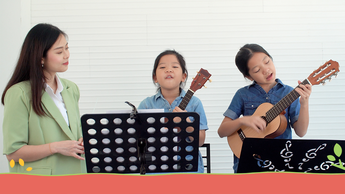 Chuẩn bị một tiết mục văn nghệ với chủ đề ngày nhà giáo Việt Nam