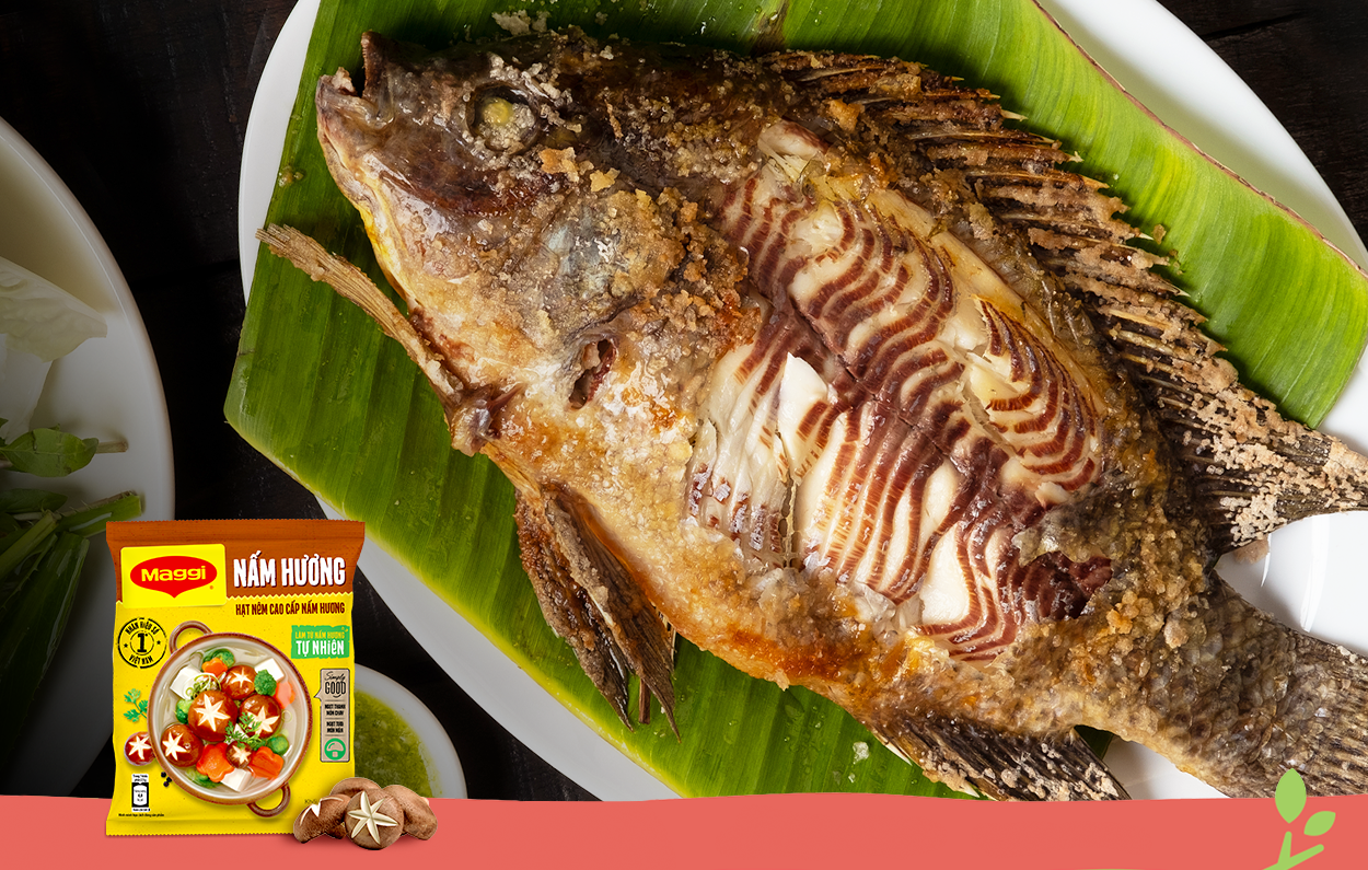 Trổ tài làm món cá nướng lá chuối mang phong vị quê ngay. Đừng quên ướp cùng Hạt nêm Nấm Hương MAGGI để tạo ra một món ngon tròn vị. 