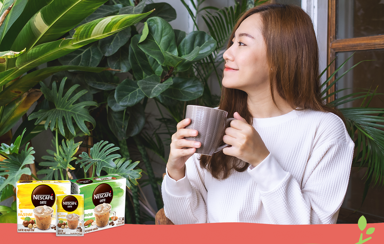 Một ly NESCAFÉ Latte Sữa Hạt giữa một ngày bận rộn để thư giãn tinh thần và lấy lại năng lượng? Thử ngay nào!