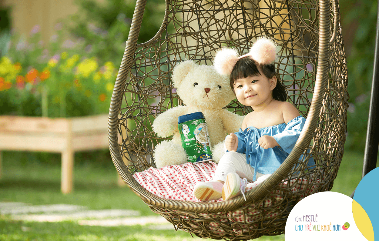 Bột Gerber Organic MỚI đạt chứng nhận EU Organic, với nguồn nguyên liệu tinh chọn không chứa các chất biến đổi gen (NON-GMO) là thực phẩm tốt cho sức khoẻ của bé trong thời kỳ ăn dặm