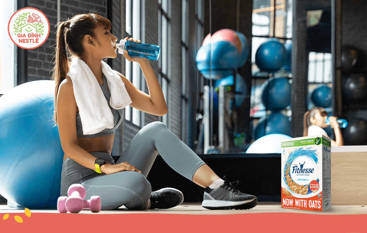Tạo thói quen sinh hoạt tốt với việc luyện tập thể dục đầu ngày kết hợp với sử dụng Bánh Ăn Sáng Nestlé FITNESSE.