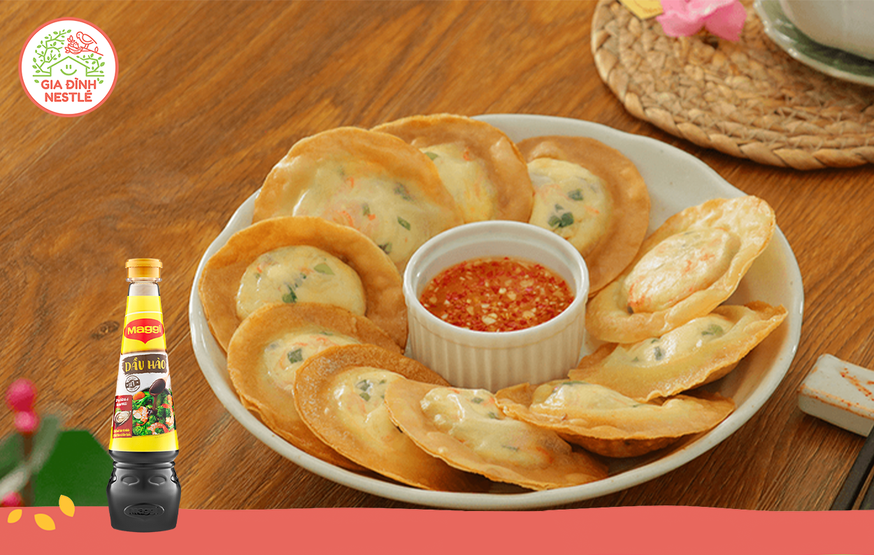 Có Dầu hào MAGGI, chả giò phô mai đã ngon nay càng ngon nức lòng hơn với vị thấm đều và nhân kết dính. Vào bếp “triển” ngay!