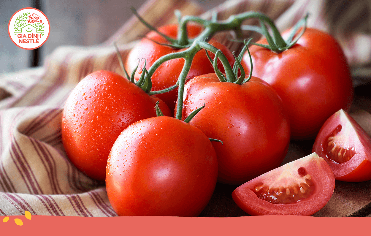 Không cần phải tìm đâu xa một loại thực phẩm tốt cho sức khoẻ ngày hè, “vị thuốc quý” đôi khi nằm trong những thực phẩm thân thuộc nhất như cà chua đấy!