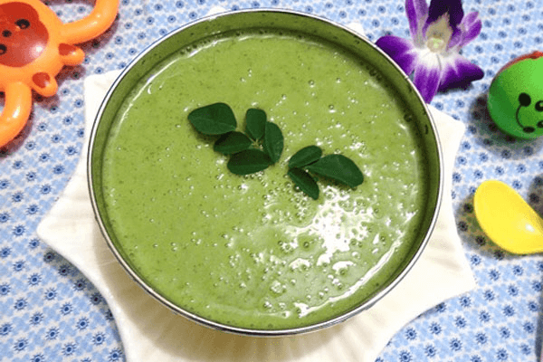 Có thể xay nhuyễn các loại rau, củ, thịt cá và nấu chung với cháo để cho bé tập ăn